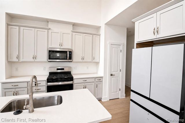 49537 Coldwater Ridge Drive, Northville, MI 48168