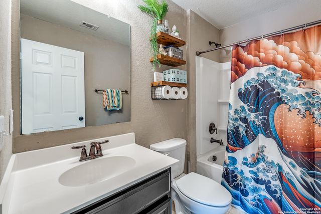 7018 Laguna Beach, Converse, TX 78109