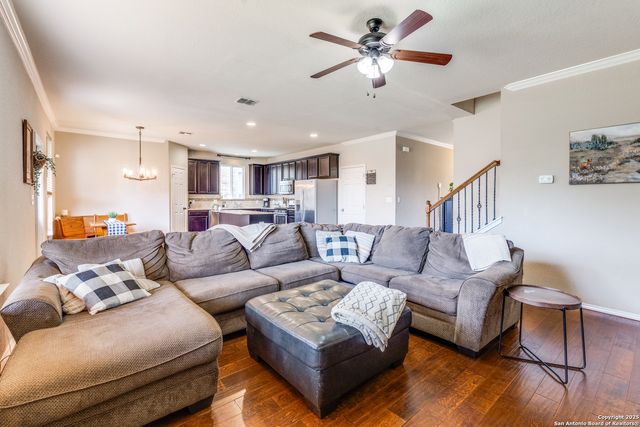 7018 Laguna Beach, Converse, TX 78109