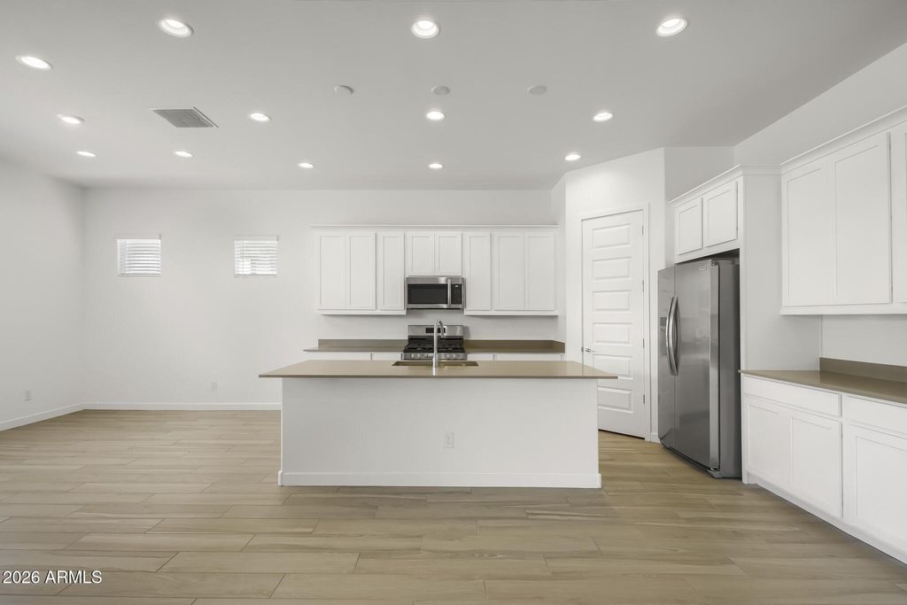 25817 N 174TH Drive, Surprise, AZ 85387 — photo 4