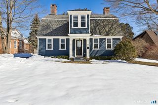 27 Park Place, East Haven, CT 06512