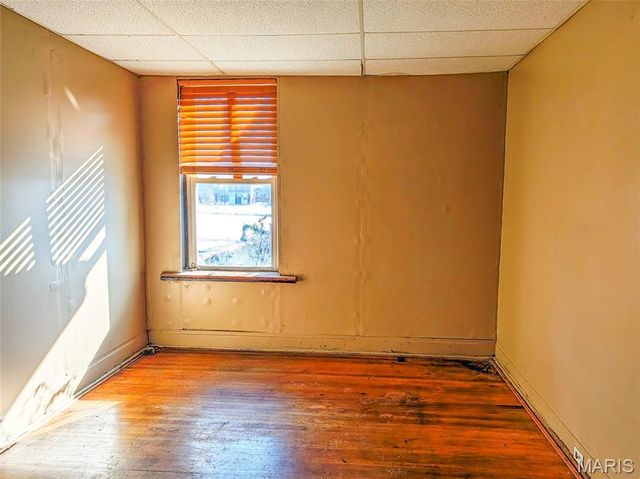 2042 E Adelaide Avenue, St Louis, MO 63107