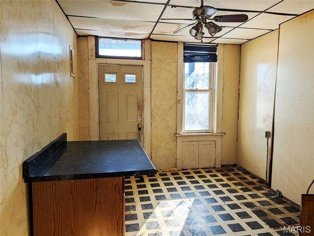 2042 E Adelaide Avenue, St Louis, MO 63107