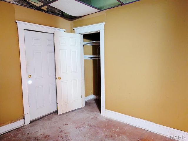 2042 E Adelaide Avenue, St Louis, MO 63107