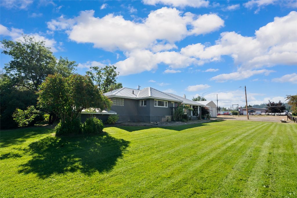 Image 4 of property listing at 31897 Us Highway 2, Libby, MT 59923