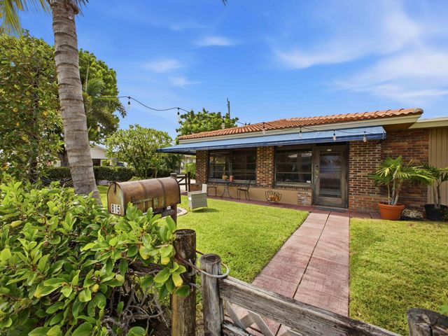 815 South Road, Boynton Beach, FL 33435