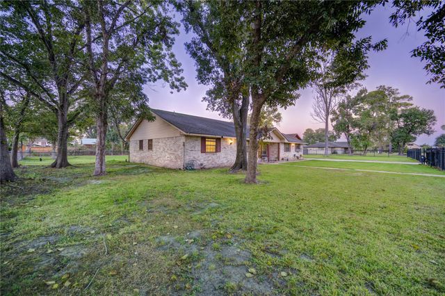 2807 Verhalen Avenue, Houston, TX 77039