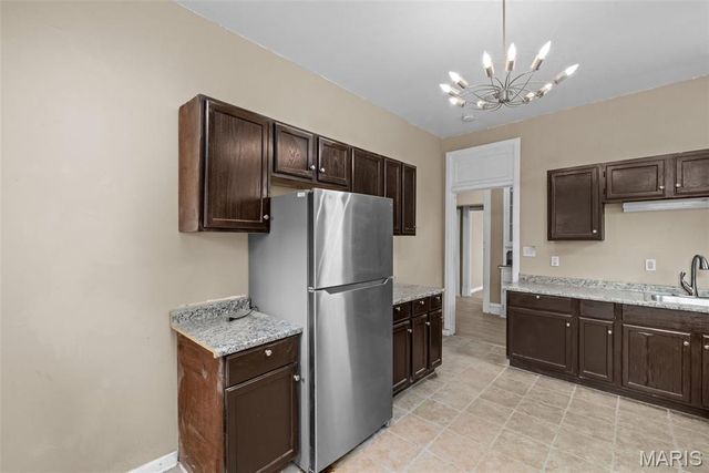 5866 Etzel Avenue, St Louis, MO 63112