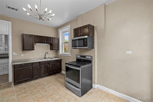 5866 Etzel Avenue, St Louis, MO 63112