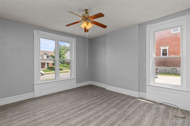 5866 Etzel Avenue, St Louis, MO 63112