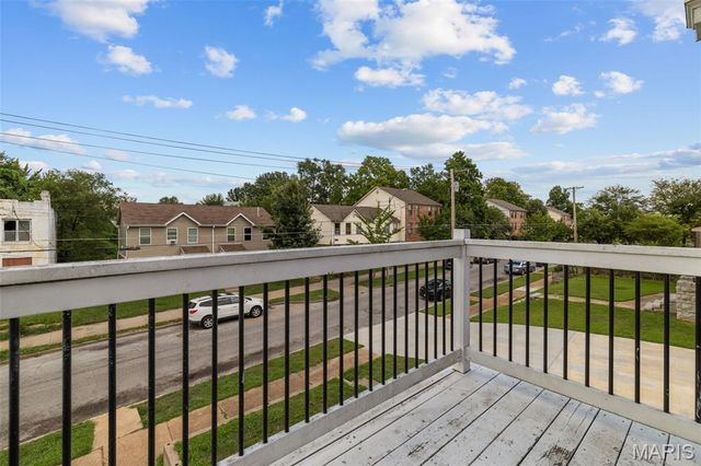 5866 Etzel Avenue, St Louis, MO 63112