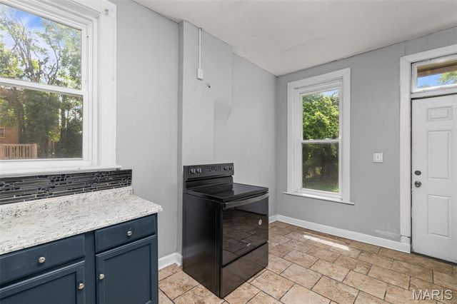5866 Etzel Avenue, St Louis, MO 63112