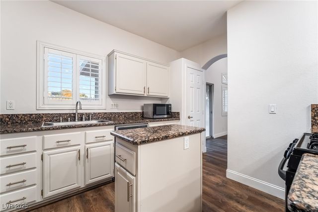 109 Broken Rock Drive, Henderson, NV 89074