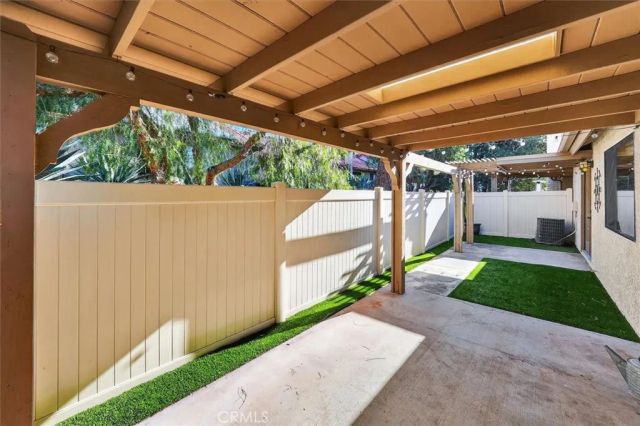 19921 Avenue Of The Oaks, Newhall, CA 91321