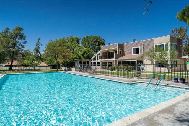 19921 Avenue Of The Oaks, Newhall, CA 91321