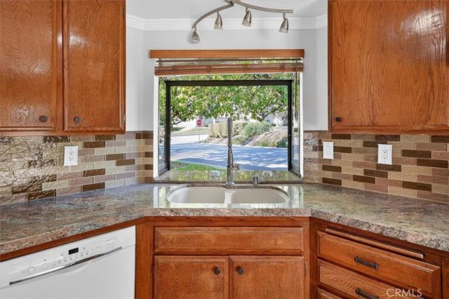 19921 Avenue Of The Oaks, Newhall, CA 91321