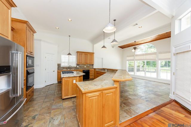 18041 Jefferson Ridge Dr, Baton Rouge, LA 70817