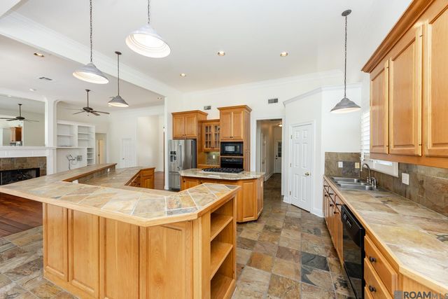 18041 Jefferson Ridge Dr, Baton Rouge, LA 70817