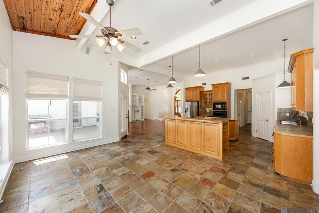 18041 Jefferson Ridge Dr, Baton Rouge, LA 70817