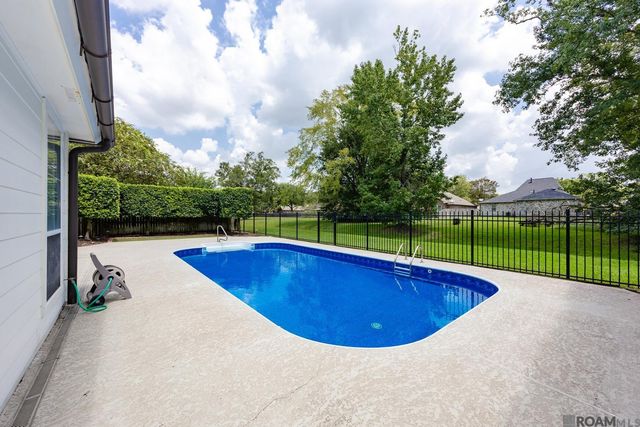 18041 Jefferson Ridge Dr, Baton Rouge, LA 70817