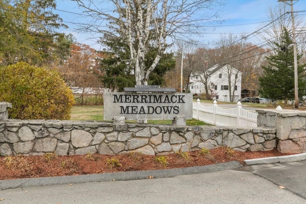 78 Merrimack Meadows Ln 78, Tewksbury, MA 01876