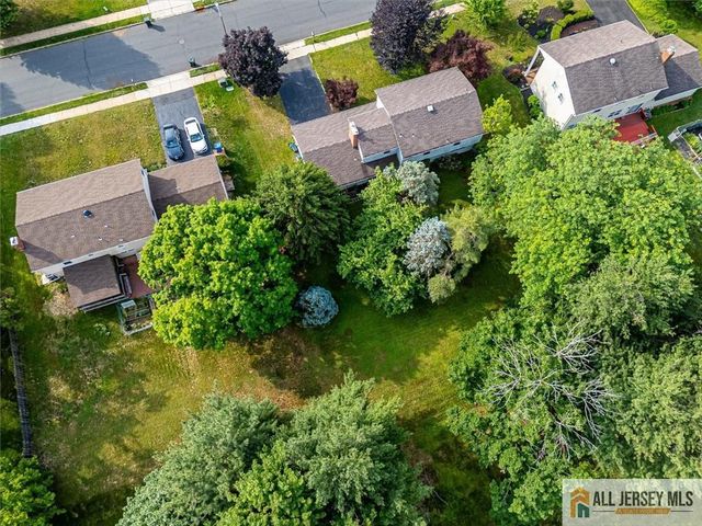 34 Groendyke Lane, Plainsboro, NJ 08536