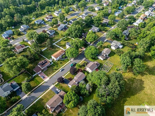34 Groendyke Lane, Plainsboro, NJ 08536