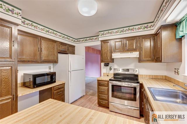 34 Groendyke Lane, Plainsboro, NJ 08536