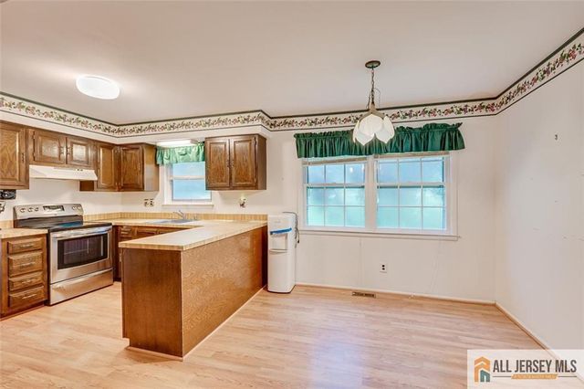 34 Groendyke Lane, Plainsboro, NJ 08536