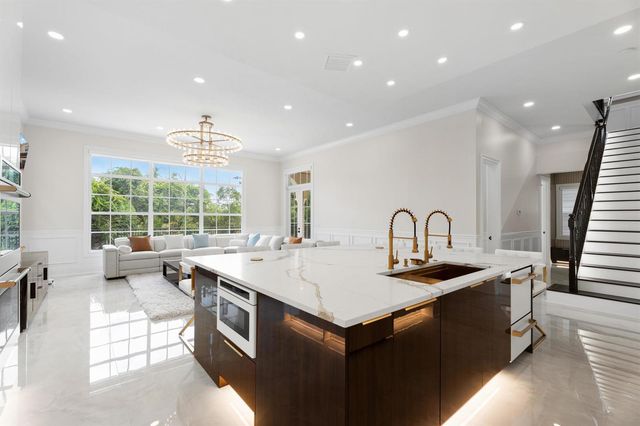 112 Tulip Tree Court, Jupiter, FL 33458