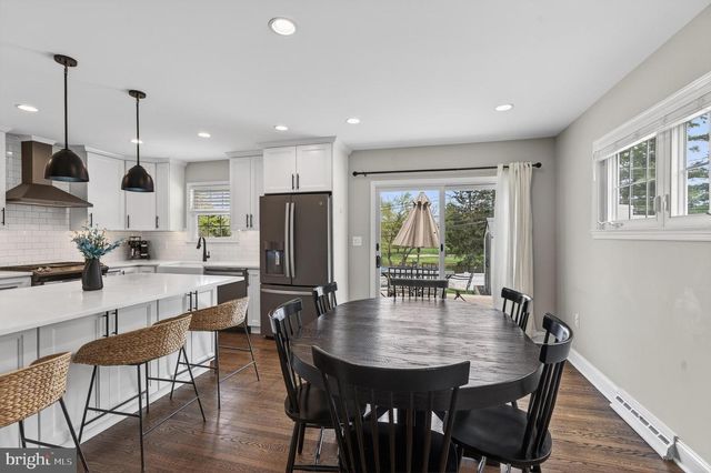 21 RED OAK RD, Oreland, PA 19075