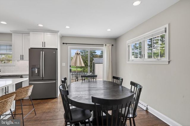 21 RED OAK RD, Oreland, PA 19075