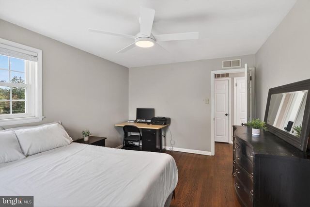 21 RED OAK RD, Oreland, PA 19075