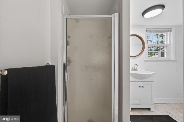 21 RED OAK RD, Oreland, PA 19075