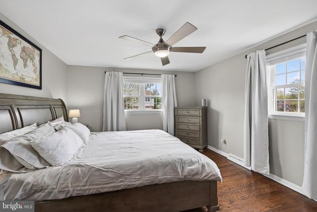 21 RED OAK RD, Oreland, PA 19075