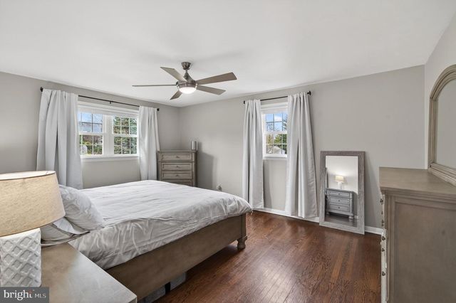 21 RED OAK RD, Oreland, PA 19075