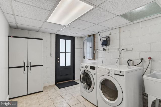 21 RED OAK RD, Oreland, PA 19075