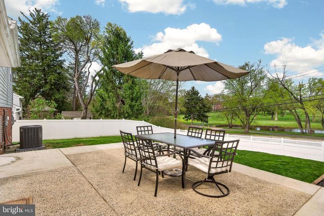 21 RED OAK RD, Oreland, PA 19075