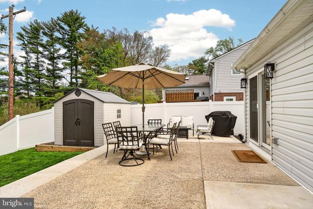 21 RED OAK RD, Oreland, PA 19075