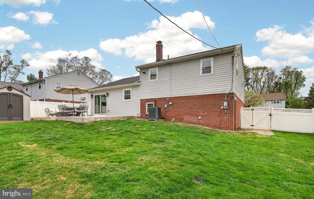 21 RED OAK RD, Oreland, PA 19075