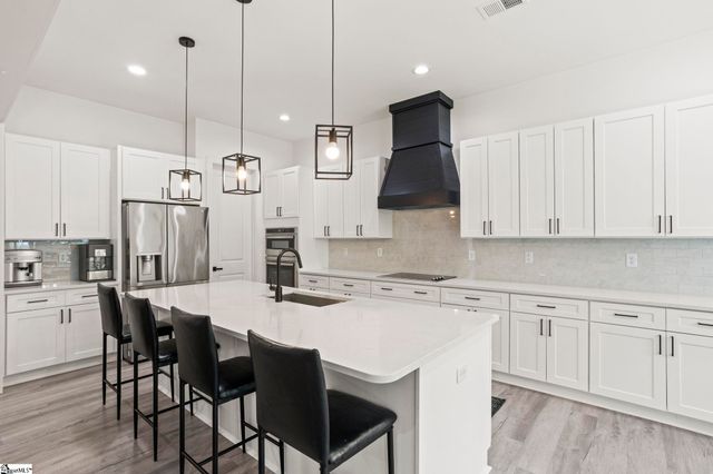 433 Lynn Road, Taylors, SC 29687