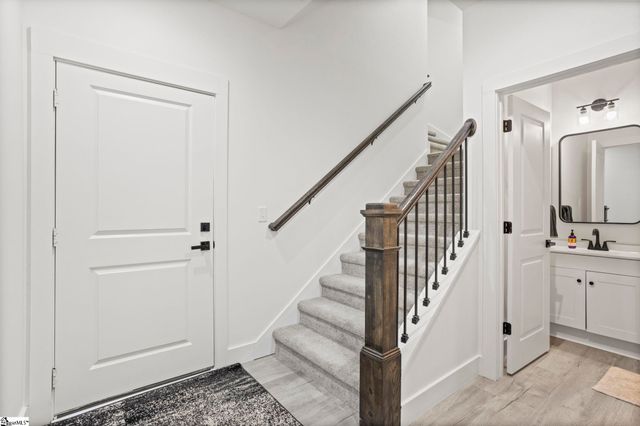 433 Lynn Road, Taylors, SC 29687