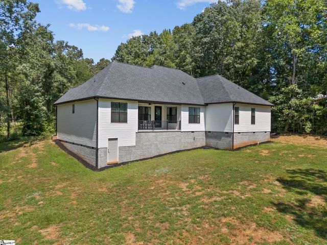433 Lynn Road, Taylors, SC 29687