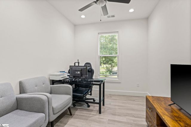 433 Lynn Road, Taylors, SC 29687