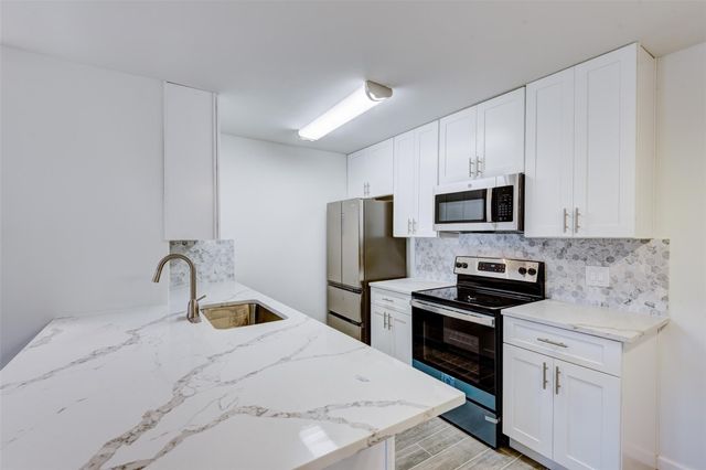 12550 Whittington Drive 203, Houston, TX 77077