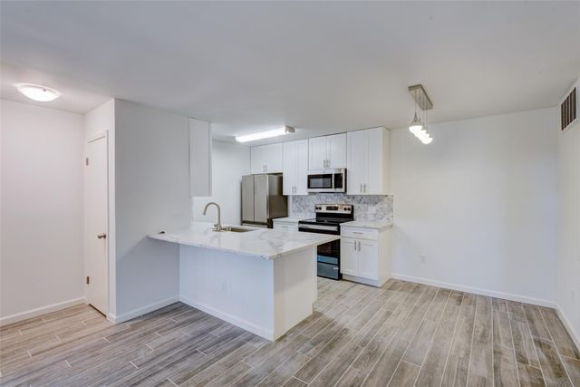 12550 Whittington Drive 203, Houston, TX 77077