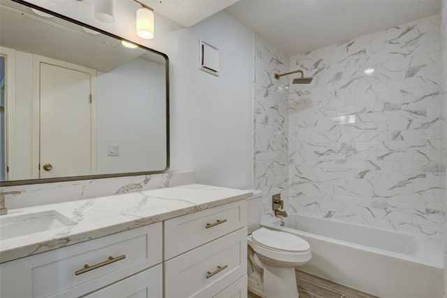 12550 Whittington Drive 203, Houston, TX 77077