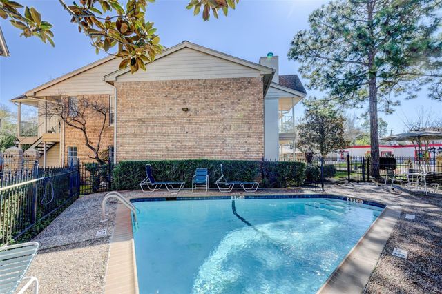 12550 Whittington Drive 203, Houston, TX 77077