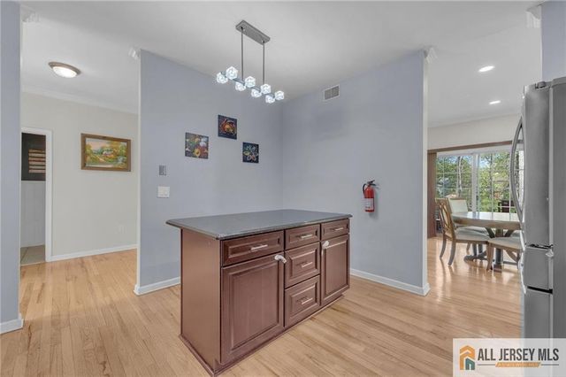 37 E Burgess Drive 37, Piscataway, NJ 08854