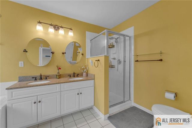 37 E Burgess Drive 37, Piscataway, NJ 08854